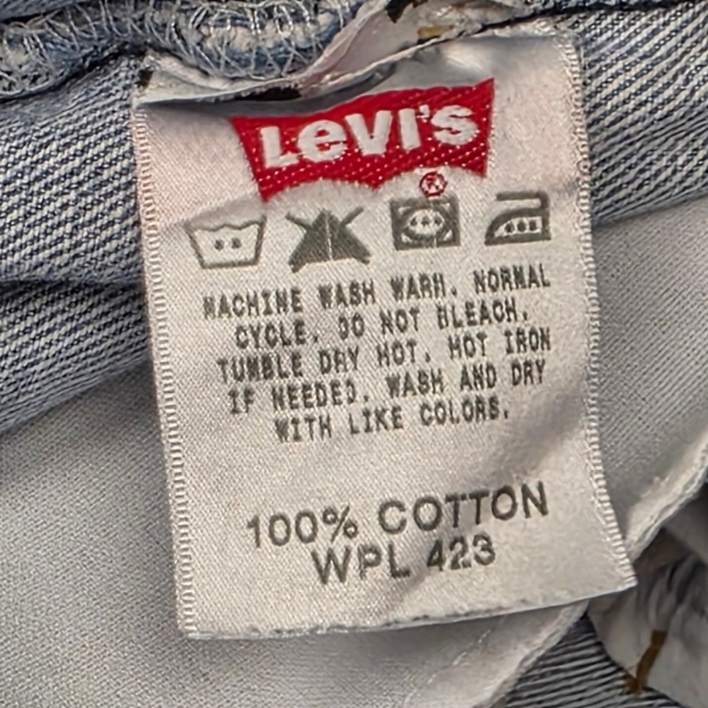 Levi Strauss Co Mens Jeans 501 Button Fly Blue Light Wash Y2K Distressed 38x32 - Picture 12 of 14